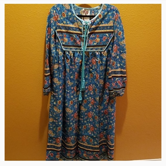 Ocean's Edge Maxi Folktown - Picture 6 of 7